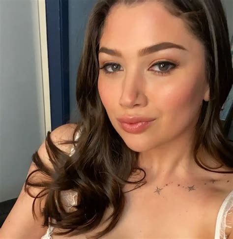Alyx Star (@alyx.starworld) • Instagram photos and videos.